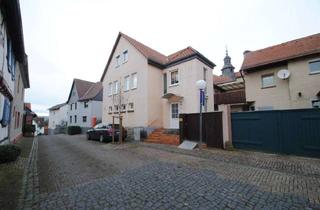 Haus kaufen in 61381 Friedrichsdorf, Friedrichsdorf - Burgholzhausen: Wohnhaus im idyllischen Stadtkern!