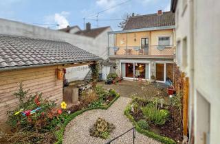 Haus kaufen in 53894 Mechernich, Charmantes Stadthaus zum Wohlfühlen mit Garage, Innenhof und Garten in Mechernich