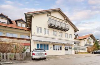 Anlageobjekt in 83301 Traunreut, Chancenreiche Kapitalanlage: 8 Wohnungen, 2 Gewerbeeinheiten und Lagerhalle mit Wohnbaupotenzial