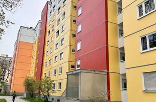 Wohnung kaufen in Bunsenstrasse 20, 81735 Perlach, 3-Zimmer-Wohnung mit Balkon und EBK in München Ost