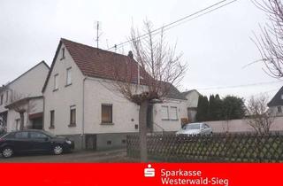 Haus kaufen in 56428 Dernbach (Westerwald), ZENTRALE LAGE UND MIT NEBENGEBÄUDE!!! - Haus mit Charme und Potential!