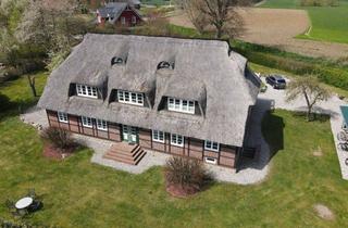 Bauernhaus kaufen in 23968 Hohenkirchen, Historisches Bauernhaus mit sechs Ferienapartments