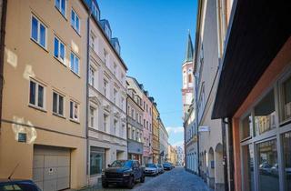 Wohnung kaufen in 94315 Kernstadt, Stadtleben de Luxe: Sanierte 3-Zimmer-Wohnung im Altbau mit Aufzug in Straubing
