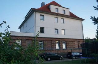 Haus kaufen in Coswiger Straße 15, 01689 Weinböhla, gepflegtes MFH mit 12 Einheiten, 2 Garagen und Carports