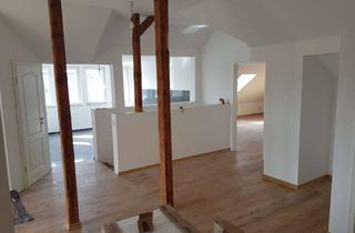 Wohnung mieten in Friedrich-Engels Straße, 01809 Heidenau, Große 6 Raumwohnung + Badewanne + Dusche + 3 Balkone