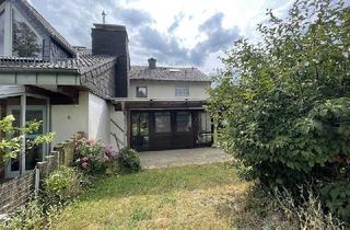 Haus kaufen in 61440 Oberursel (Taunus), Oberursel-Nord! Familiendomizil am Feld- und Waldrand sucht neuen Besitzer!