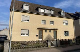 Haus kaufen in 51469 Bergisch Gladbach, Renovierungsbedürftiges Vierfamilienhaus mit Ausbaupotential in Bergisch Gladbach-Hand