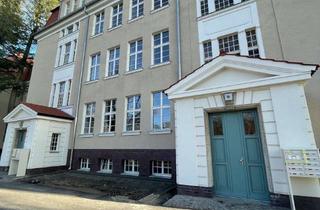Wohnung mieten in Bertha-Von-Suttner-Straße, 15806 Zossen, Wohnen im Denkmal - charmante 3-Raum-Wohnung mit Dachterrasse