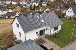 Einfamilienhaus kaufen in 58791 Werdohl, NEU: Saniertes großzügiges Einfamilienhaus mit Einliegerwohnung in Werdohl-Kleinhammer zu verkaufen!