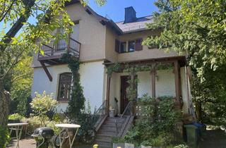 Einfamilienhaus kaufen in Alte Darmstädter Straße 15, 64367 Mühltal, Freistehendes und denkmalgeschütztes Einfamilienhaus am Waldrand Trautheim