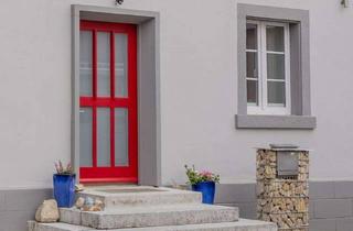 Haus kaufen in 79771 Klettgau, Hinter roten Türen, leben die Glücklichen - Altes Schulhaus, liebevoll kernsaniert inmitten vom Dorf