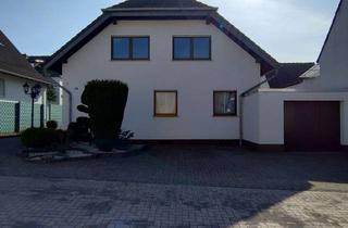Haus kaufen in 65555 Limburg, Einfamilien-Wohnhaus und Garage in Limburg-Offheim für 615.000,- € - Grundstück 591 m² - 7.0 Zimmer