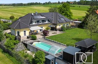 Villa kaufen in 95473 Creußen, Luxusresidenz mit Pool! Energieeffiziente Villa auf einzigartigem Anwesen