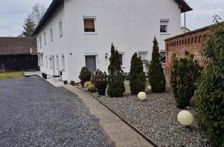 Haus kaufen in 94315 Straubing, Straubing - Zweispänner mit drei Wohneinheiten und Baugrundstück im östlichen Stadtteil von Straubing