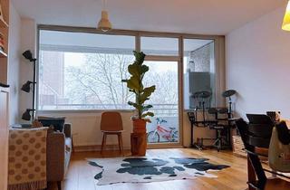 Wohnung kaufen in 41460 Neuss, Neuss - Sanierte 3 Zimmerwohnung mit Balkon und TG-Stellplatz unmittelbar vom Rheinparkcenter
