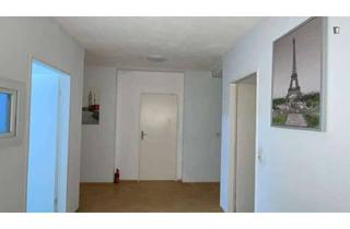 WG-Zimmer mieten in 28199 Regensburger Str., Single bedroom in 5-bedroom apartment