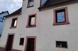 Haus kaufen in 67471 Elmstein, Wohnen wo andere Urlaub machen - freistehendes Ein- Zweifamilienhaus in Elmstein Iggelbach -