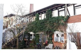 Wohnung kaufen in 79100 Freiburg, Freiburg - 2 Wohnungen in einem: Häuschen mit viel Charme in Wiehre-Bestlage