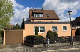 Haus kaufen in 90571 Schwaig, Schwaig - Gepflegtes Dreifamilienhaus mit drei Garagen und Werkstatt in Schwaig