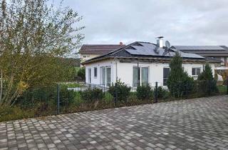Haus kaufen in Am Haldenhang 39, 86497 Horgau, Neuwertiger Bungalow mit Solar- und Photovoltaikanlage