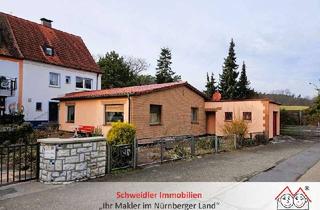 Haus kaufen in 91233 Neunkirchen, Gelegenheit! 2 Häuser zum Preis von einem! Sanierungsbedürftige DHH + renov. Bungalow in Neunkirchen