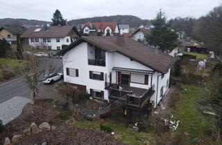 Haus kaufen in 36275 Kirchheim, Viel Wohnfläche, mit Einliegerwohnung!