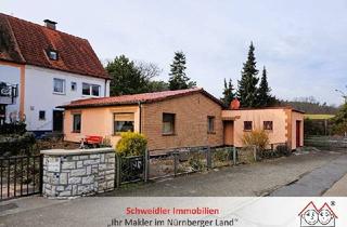 Haus kaufen in 91233 Neunkirchen, Neunkirchen - Gelegenheit! 2 Häuser zum Preis von einem! Sanierungsbedürftige DHH + renov. Bungalow in Neunkirchen