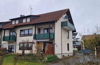 Wohnung kaufen in Hans-Reyhing-Weg, 89150 Laichingen, Helle & ansprechende 3,5 Zimmer Wohnung I Balkon I Garage I frei