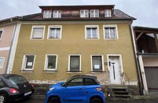 Haus kaufen in 92526 Oberviechtach, Sanierungsbedürftiges Wohnhaus mit Garage sucht Handwerker in Oberviechtach