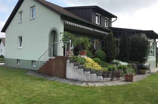 Haus kaufen in 93158 Teublitz, Gepflegtes Zweifamilienhaus in Teublitz-Katzdorf