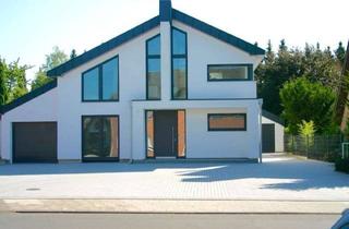 Villa kaufen in 41844 Wegberg, Wegberg:Exklusive Architekten-Villa mit großem Gartengrundstück!