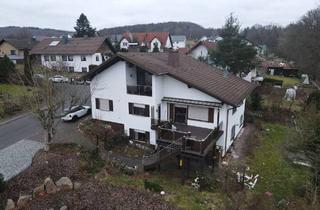 Haus kaufen in 36275 Kirchheim, Kirchheim - Viel Wohnfläche, mit Einliegerwohnung!