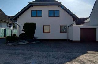 Haus kaufen in 65604 Elz, Elz - Einfamilien-Wohnhaus und Garage in Limburg-Offheim für 615.000,-