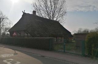 Haus kaufen in 18069 Lambrechtshagen, Lambrechtshagen - Alte Büdnerei in der Nähe von Rostock mit großem Grundstück