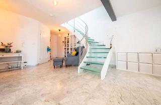 Wohnung kaufen in 35037 Marburg, Wohntraum mit Charakter - Maisonette-Wohnung mit drei Balkonen