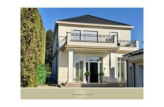 Villa kaufen in 61350 Bad Homburg vor der Höhe, Repräsentative Neubau-Villa mit Traumgrundstück und Outdoor-Pool in Bad Homburger Toplage!