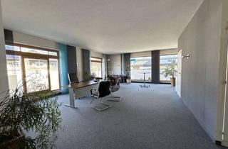 Gewerbeimmobilie kaufen in 87534 Oberstaufen, *Büro mit zwei Stellplätze und TG-Stellplatz im Zentrum von Oberstaufen!*