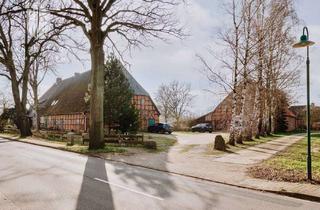 Haus kaufen in 21379 Lüdersburg, Großzügiges Landhaus mit drei Wohneinheiten und Ausbaureserve