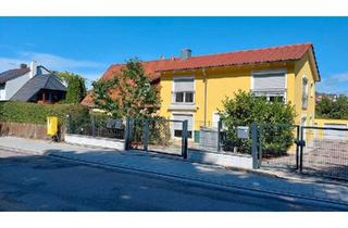 Mehrfamilienhaus kaufen in 93057 Regensburg, Regensburg - Sonnige MFH mit 3 Wohnungen in Top Zustand und 690 m² Grund