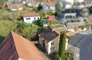 Einfamilienhaus kaufen in 88250 Weingarten, Kompaktes Einfamilienhaus und renovierungsbedürftige Doppelhaushälfte in stadtnaher Lage