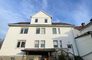 Mehrfamilienhaus kaufen in Hilman-Knauer-Str, 96279 Weidhausen, Renovierungsbedürftiges Mehrfamilienhaus mit 3 Wohnungen und Bauoption in Weidhausen bei Coburg