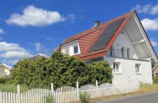 Haus kaufen in 34466 Wolfhagen, Wolfhagen - Exquisites Wohnhaus in Wolfhagen mit Wohnflächen auf drei Etagen und zwei Eingängen