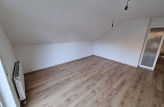 Wohnung kaufen in 73312 Geislingen, Geislingen an der Steige - Ruhige 2 Zimmer Dachgeschosswohnung in Eybach