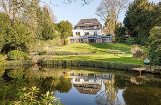 Villa kaufen in 52076 Steinebrück, Landhaus aus den 1930er Jahren auf Parkgrundstück mit eigenem See im Südviertel -Die Villa Walbert