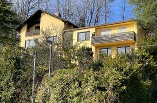 Anlageobjekt in 82069 Schäftlarn, Großzügiges Zweifamilienhaus mit zwei zusätzlichen Einliegerwohnungen in Waldrandlage mit Bergblick
