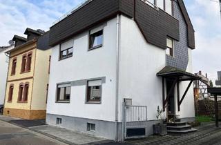 Mehrfamilienhaus kaufen in 56566 Neuwied, Neuwied - Gepflegt und zentral gelegenes Ein - Mehrgenerationenhaus im Ortskern von Heimbach-Weiß (Neuwied)
