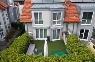 Haus kaufen in 71154 Nufringen, Exklusive DHH mit schönem Garten und großzügigen Räumen verteilt auf 3 Ebenen in zentraler Lage