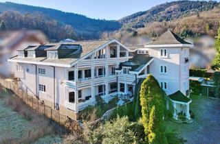 Haus kaufen in 76593 Gernsbach, Großzügiges 1- 3 Familienhaus mit Einliegerwohnung und 4 Garagen in bester Wohnlage