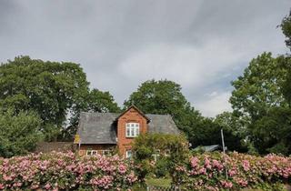 Villa kaufen in 25920 Risum-Lindholm, Risum-Lindholm - Von Privat: Liebevoll sanierte kleine Nordseevilla in Risum