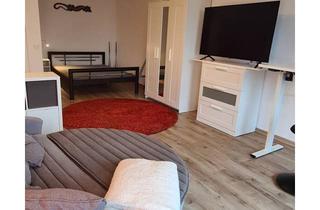 Immobilie mieten in Pinneberger Straße 19, 22880 Wedel, Helles, möbliertes Appartment! Wohlfühlen und flexibles Arbeiten!